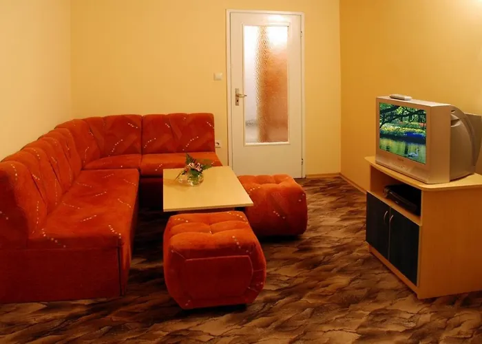 Hotel Tourist Center Momina Krepost 2*