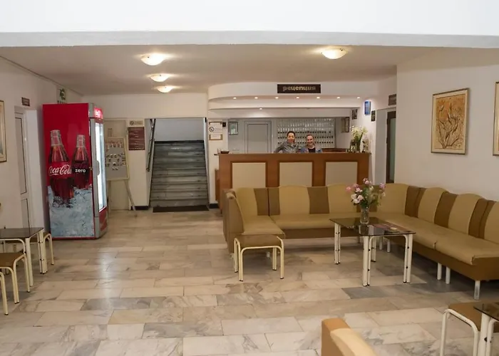 Tourist Center Momina Krepost 2*