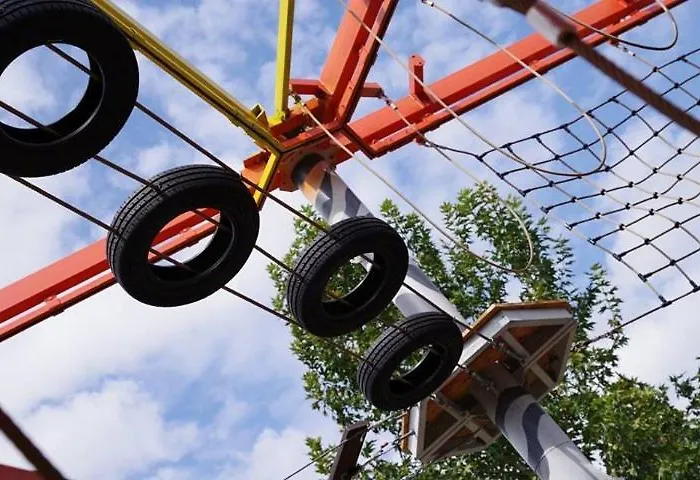 Hotel Tourist Center Momina Krepost 2*